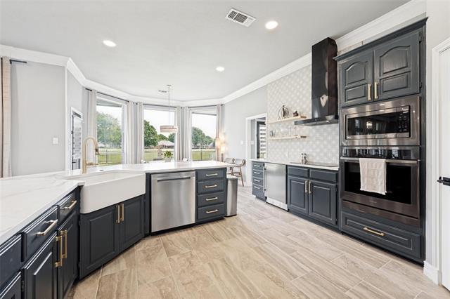 Building Photo - 818 Riviera Dr