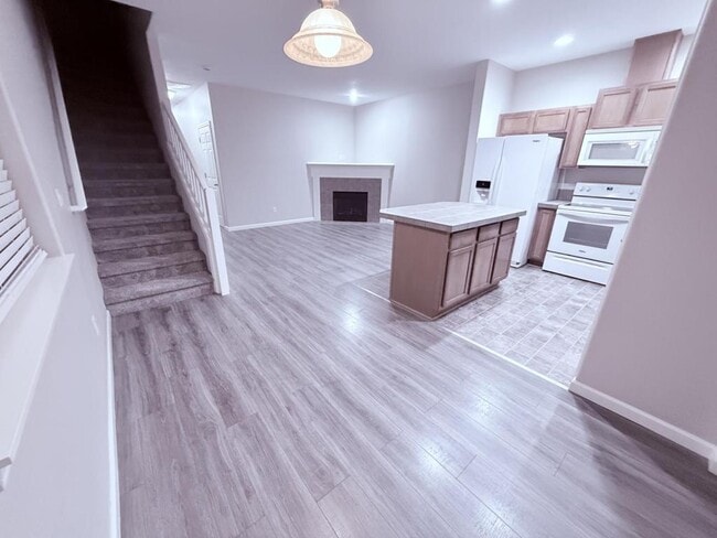 Building Photo - 13102 NE 26th St