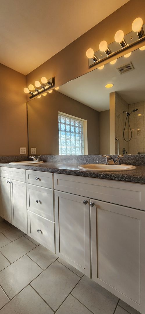 Building Photo - Beautiful 3BR/2BA Home with Oversized Garage on 1 Acre in a Peaceful Country Setting