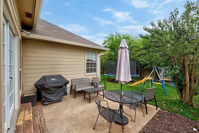 Building Photo - 2207 Rick Whinery Dr