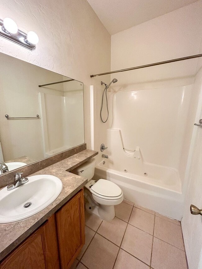 Building Photo - Victoria Station #134