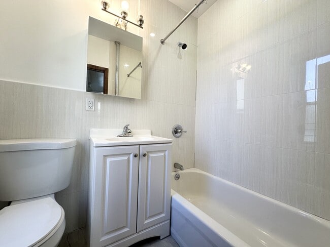Building Photo - 240 W 104th St