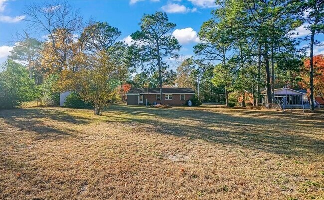 Building Photo - 2529 Sycamore St