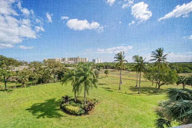 Building Photo - 275 Palm Ave