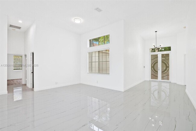 Building Photo - 646 Heritage Dr