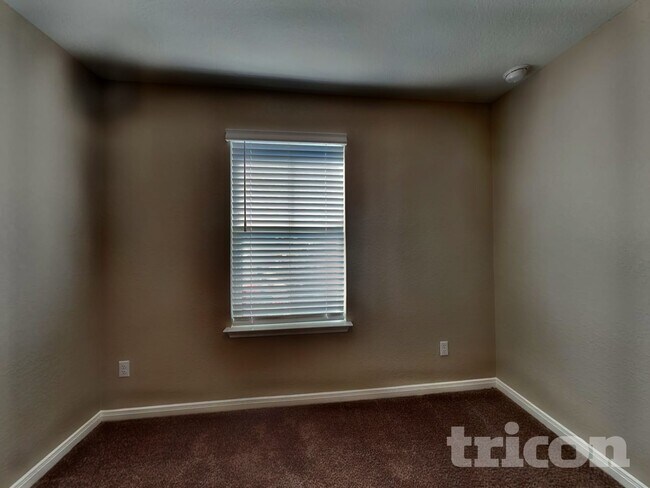 Building Photo - 13547 Emerson Wy