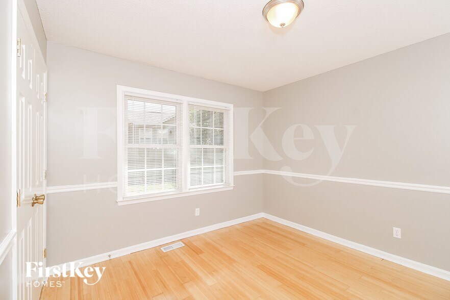 Building Photo - 6706 River Hills Dr