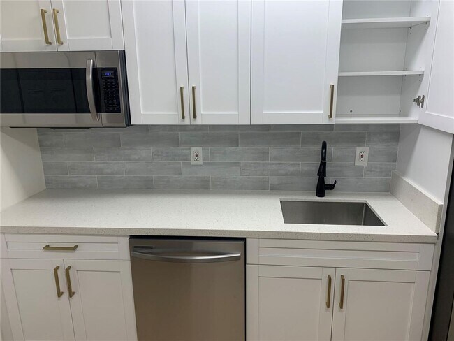 Building Photo - 2889 SW 19th Pl