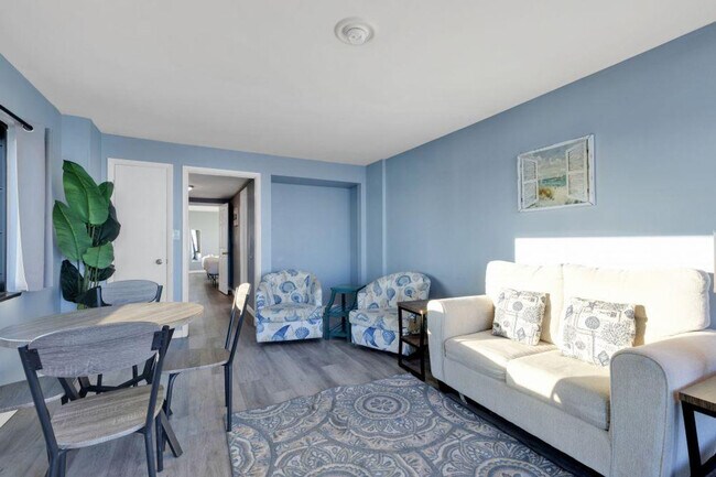 Building Photo - 2406 N Ocean Blvd