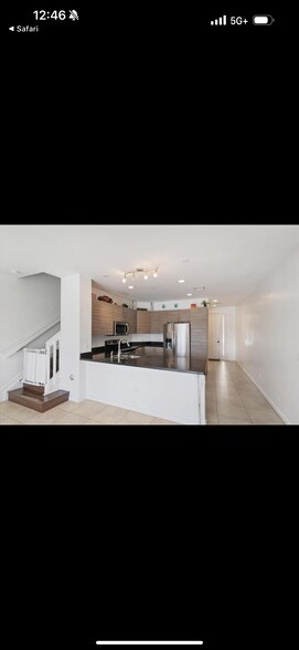 Building Photo - 2615 SW 81st Ter