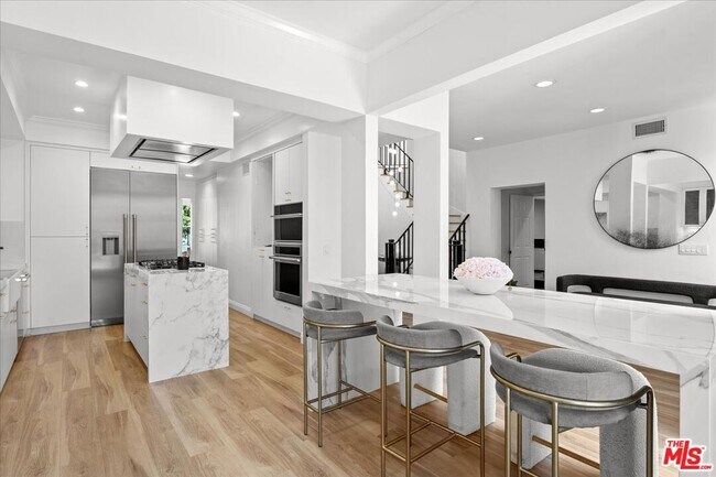 Primary Photo - 12303 Ridge Cir