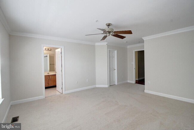 Building Photo - 8864 Briarcliff Ln
