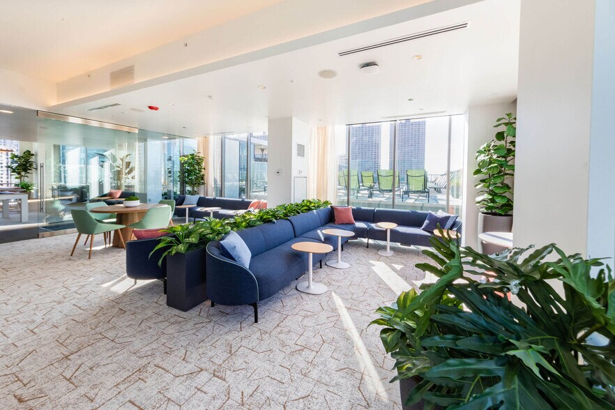 Building Photo - 619 W Randolph St