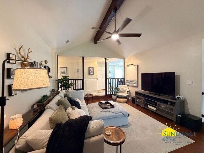 Building Photo - Charming 3BR Home in Mary Esther-near Hurlburt Field!