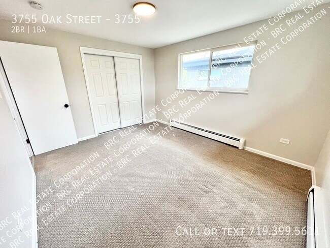 Building Photo - 3755 Oak St