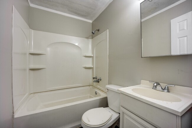 Building Photo - SF-067-1216 &amp; 1218 North 35th Street Duplex