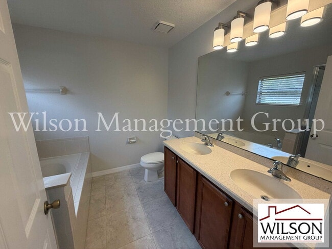 Building Photo - 5210 Windsor Lake Cir