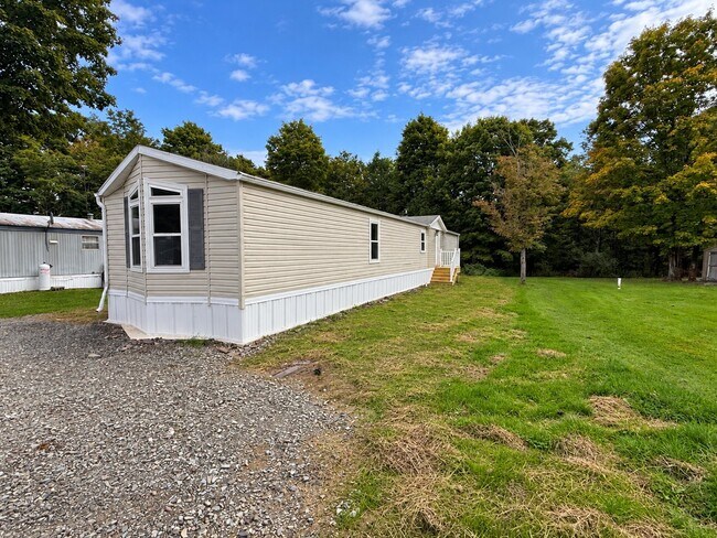 Building Photo - 93 Shady Ln