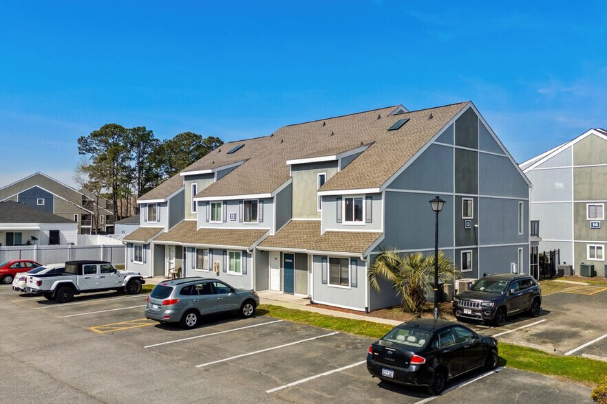 Building Photo - 76 S Reindeer Rd