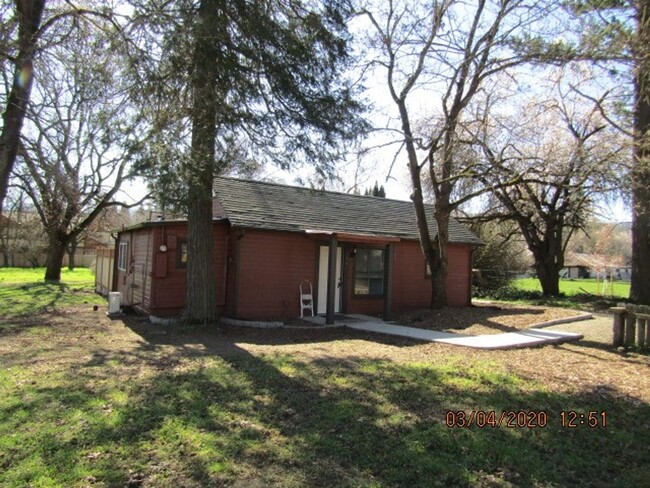 Building Photo - Newly Refurbished Jacksonville Cottage 1be...