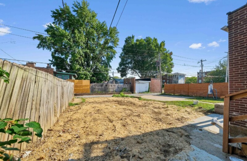 Building Photo - 3325 Itaska St