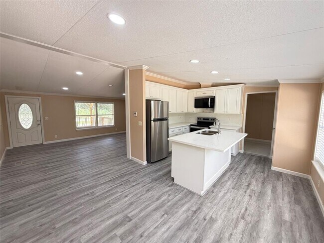 Building Photo - 16767 Oak Knoll Dr