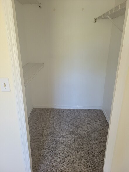 Building Photo - 2488 Sweetwater Club Cir