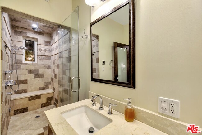 Building Photo - 3425 Oak Glen Dr