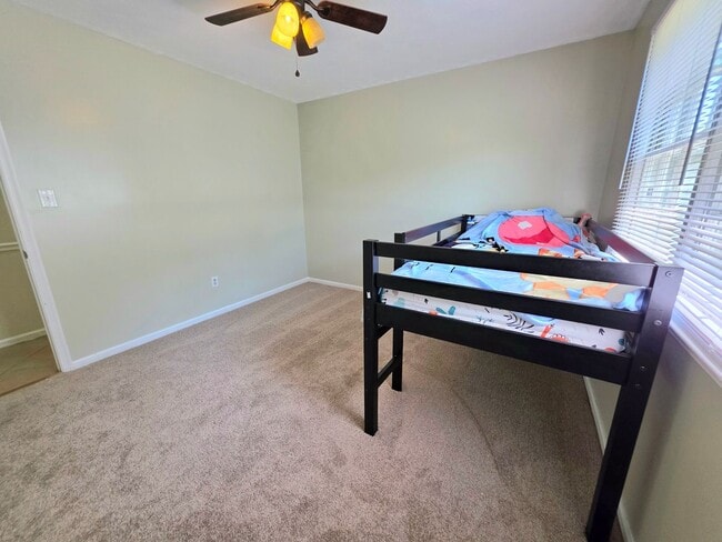 Building Photo - Move In Ready 3 Bedroom Ranch!