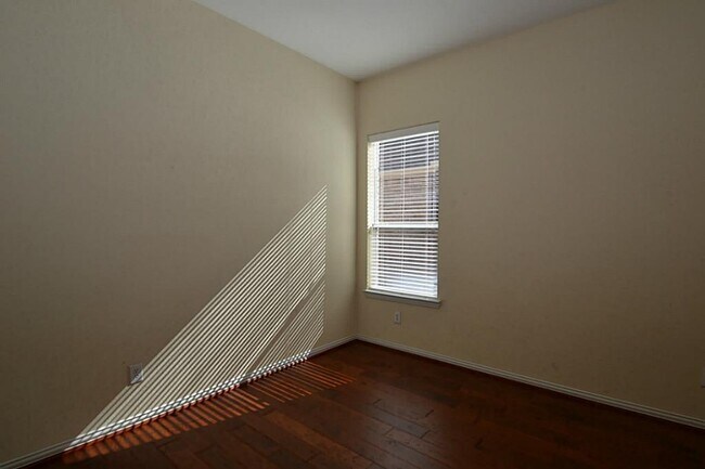 Building Photo - 6606 Cadogan Ct