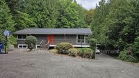 Building Photo - 10940 NE 26th Pl