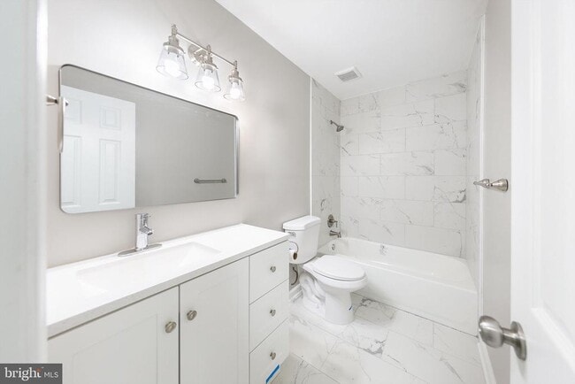 Building Photo - 344 Moseby Ct
