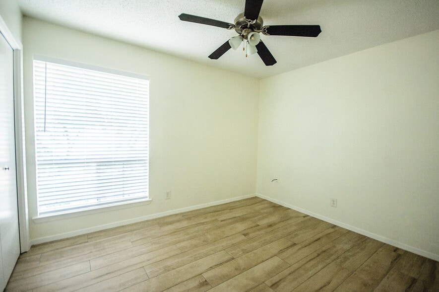 Building Photo - 6208 Glen Meadow Dr
