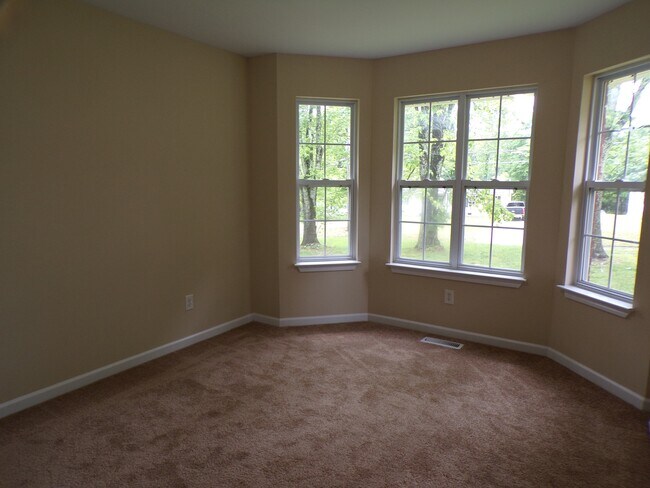 Building Photo - 1425 Hammerhill Rd