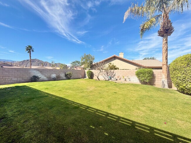 Building Photo - AVAILABLE NOW!! GORGEOUS 4 Bedroom 2 Bathroom Home in La Quinta.