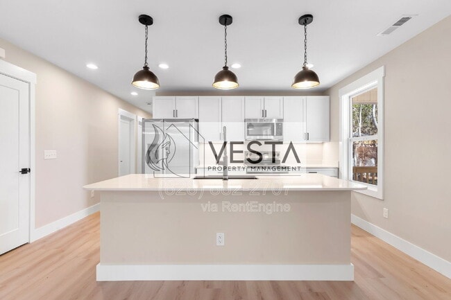 Building Photo - 9 Silent Pl