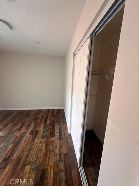 Building Photo - 1440 N Weeping Willow Ln