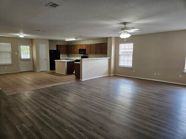 Building Photo - 8013 Sartain Dr