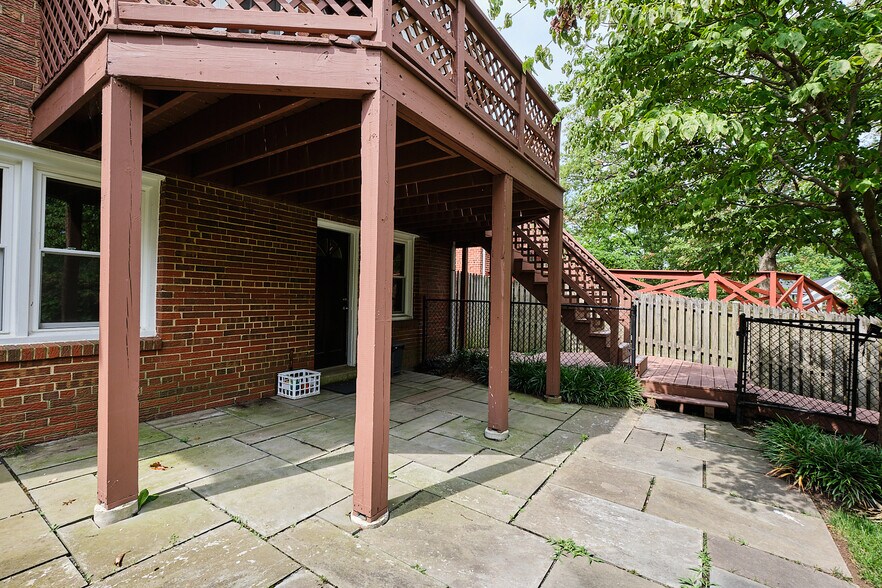 Building Photo - 1318 Perry St NE