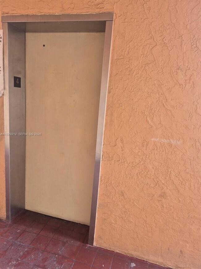 Building Photo - 440 E 23rd St