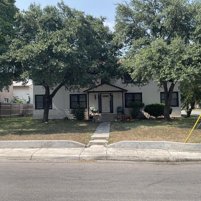 Building Photo - 103 Thomas Jefferson Dr