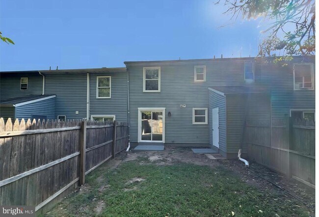 Building Photo - 574 Loch Lomond Dr