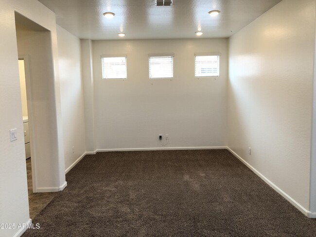 Building Photo - 226 N 199th Dr