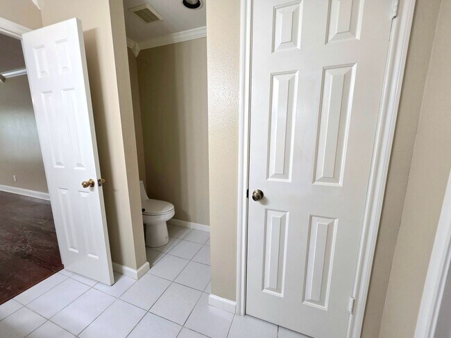 Building Photo - 1407 Blackbridge
