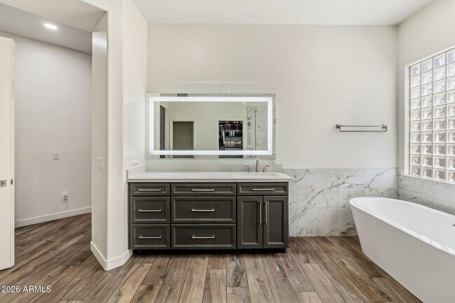 Building Photo - 10840 E Bahia Dr