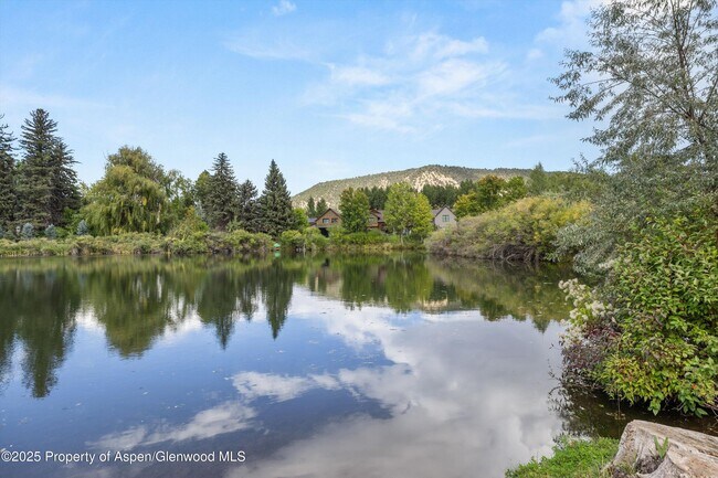 Building Photo - 41 Choke Cherry Ct