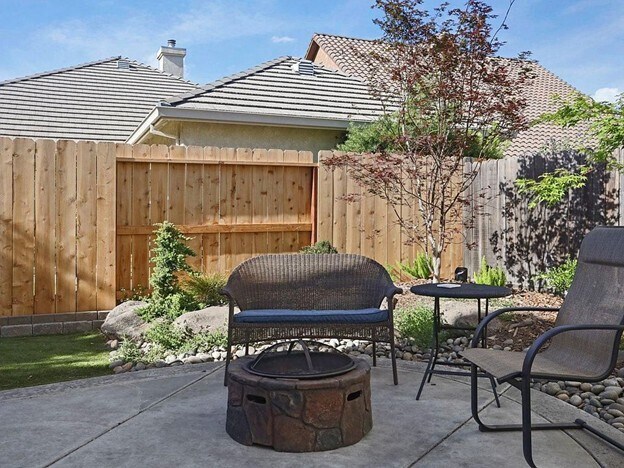 Building Photo - 1601 Barkley Ln