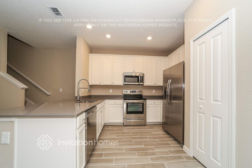 Building Photo - 631 Cherry Ridge Dr