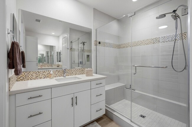 Building Photo - 51811 Golden Eagle Dr