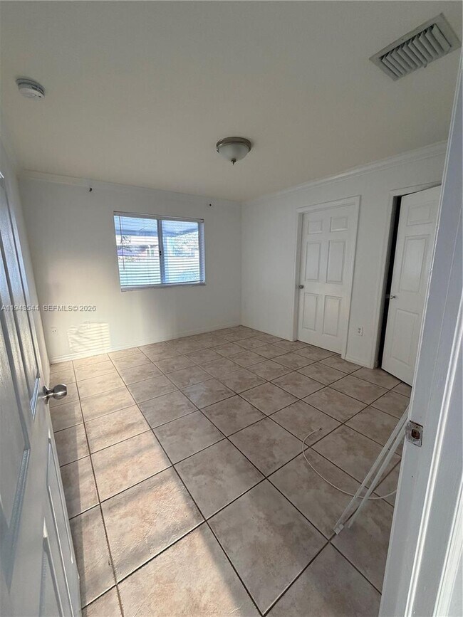 Building Photo - 28431 SW 135th Ave